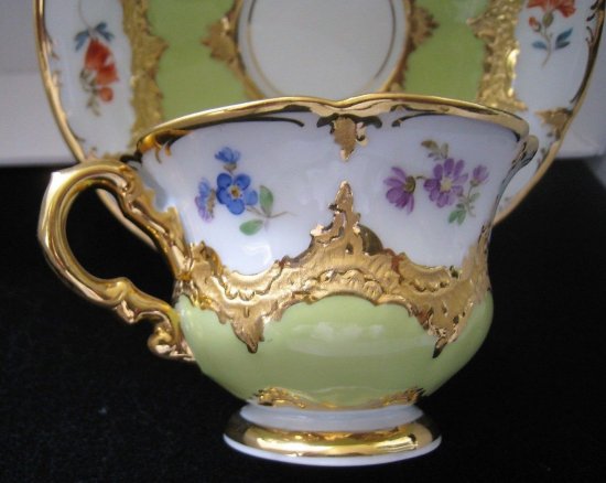 マイセンＢフォーム　コーヒーカップ＆ソーサー　金箔加工