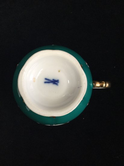 328マイセン Bフォーム １級品 グリーン 小花柄カップ＆ソーサー