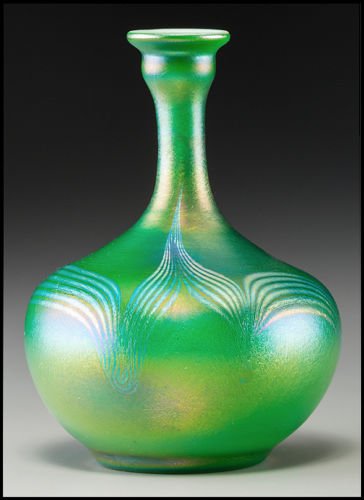 ルイス・カムフォート・ティファニー　ファブリル・グラス　花瓶　グリーン