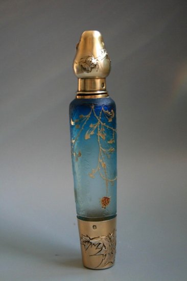179 ドームナンシー カメオ彫り アザミの香水瓶 ブルー