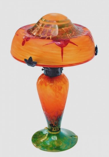 シュナイダー兄弟（シャルル・シュナイダー）　フレンチカメオガラス　テーブルランプ　アール・デコ様式　1918年頃