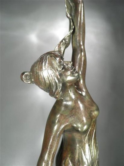 ドーム・ナンシー パート･ド･ヴェールランプ 「花の女性」