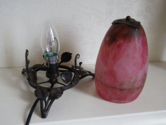 ドーム・ナンシー Daum Nancy ガラスペースト製 鉄で装飾されたアンティークランプ