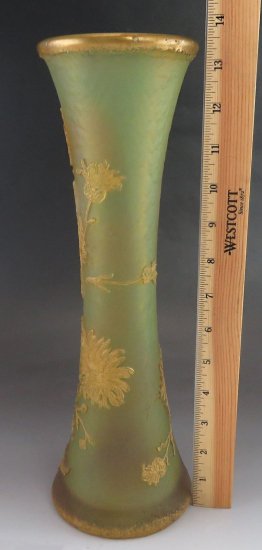 ドーム兄弟（ドーム・ナンシー）カメオ彫り　ガラス花瓶　黄緑色　金彩　1890-1906年頃