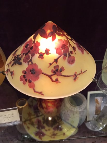 エミール ガレ ボケの花のテーブルランプ