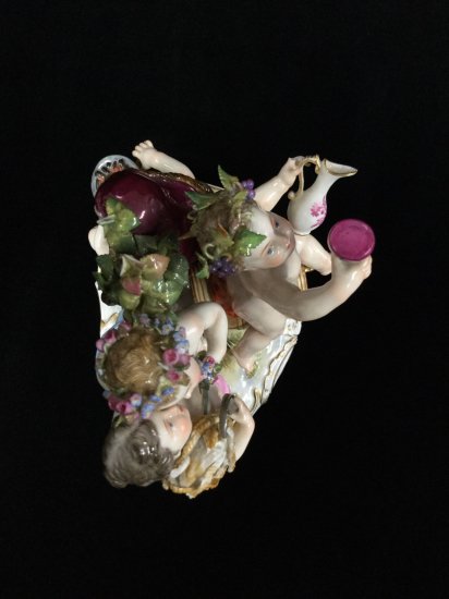 マイセン Meissen 「四季の寓意の天使達 」ケンドラー作
