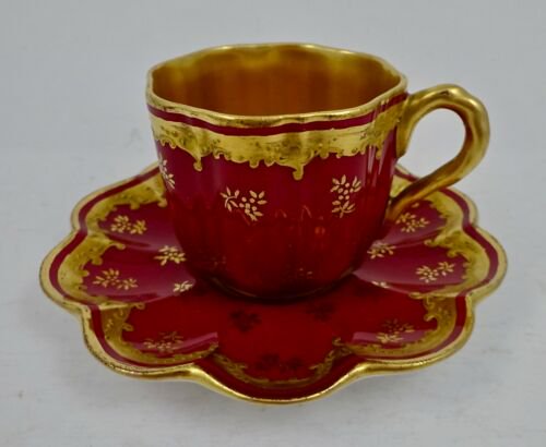 コールポート　赤と金彩のカップ＆ソーサー