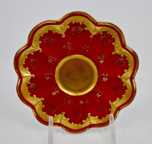 コールポート　赤と金彩のカップ＆ソーサー