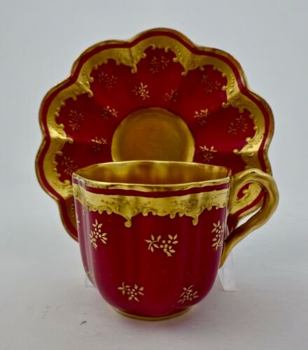 コールポート　赤と金彩のカップ＆ソーサー