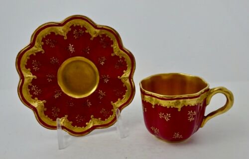 コールポート　赤と金彩のカップ＆ソーサー