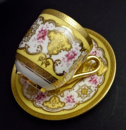 コールポート　アンティーク　デミタスカップカップ&ソーサー　エナメル&金箔