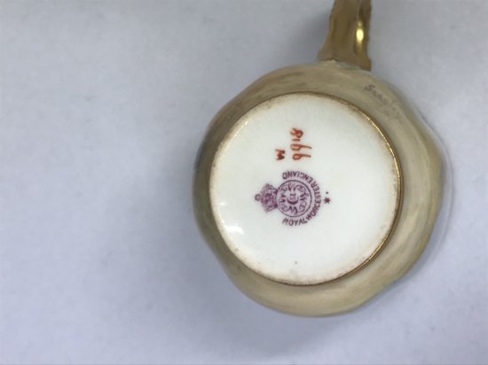 ロイヤルウースター　女性が描かれたカップ＆ソーサー sedgley作