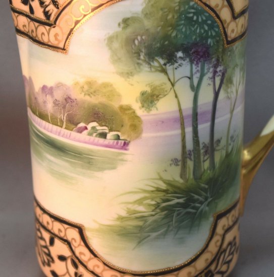 オールドノリタケ　コーヒーポット　手描きの風景画　湖畔の景色と花の縁取り