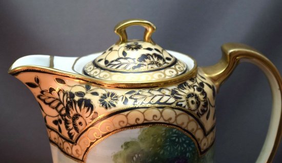 オールドノリタケ　コーヒーポット　手描きの風景画　湖畔の景色と花の縁取り