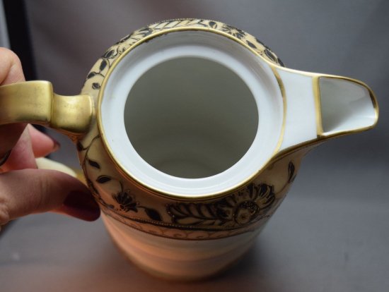 オールドノリタケ　コーヒーポット　手描きの風景画　湖畔の景色と花の縁取り