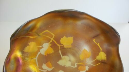 ルイス・カムフォート・ティファニー（Louis Comfort Tiffany）ゴールド・ファブリル・グラス・彫刻入り 皿 1900年