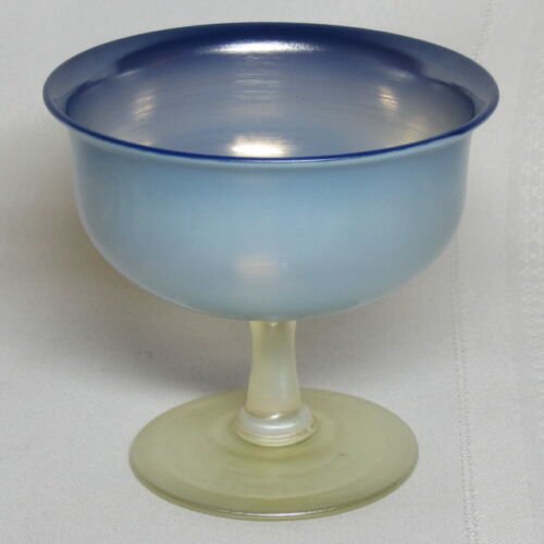 ルイス・カムフォート・ティファニー（Louis Comfort Tiffany）ファブリル・グラス　パステルブルー　脚付きシャーベットデザートカップ