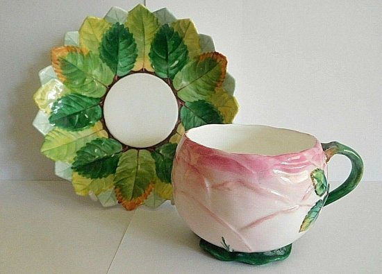 ミントン　陶器　ピンクのバラのコーヒーカップ・ソーサー　19世紀