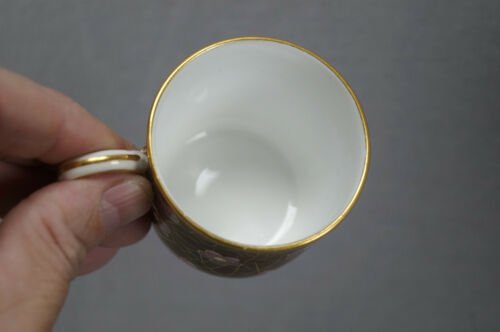 ロイヤルウースター　すみれの花が描かれたデミタスカップ&ソーサー