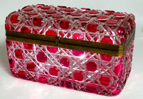 オールドバカラ　珍しい赤のディアマン（ダイヤモンドピエーリー）のジュエリーボックス