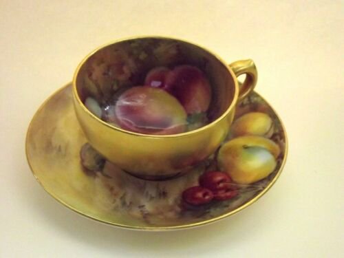 ロイヤルウースターペインテッドフルーツカップ＆ソーサー
