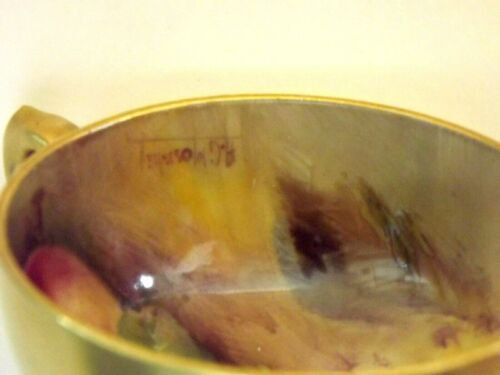 ロイヤルウースターペインテッドフルーツカップ＆ソーサー