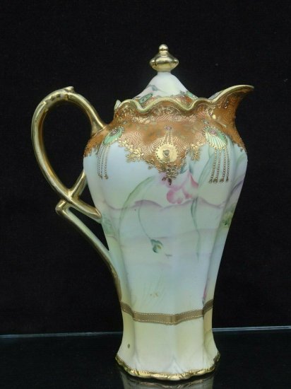 オールドノリタケ　コーヒーポット　ピンクのバラと金箔のデザイン