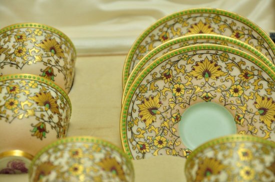 ロイヤルウースター　コーヒーカップとスプーンのセット　エナメル銀の箱入り　1922年製