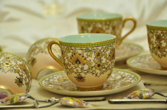 ロイヤルウースター　コーヒーカップとスプーンのセット　エナメル銀の箱入り　1922年製