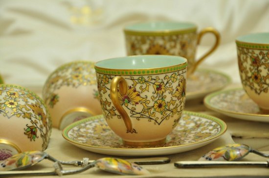 ロイヤルウースター　コーヒーカップとスプーンのセット　エナメル銀の箱入り　1922年製