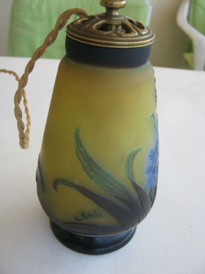 エミールガレ  ツルニチニチソウの花のテーブルランプ