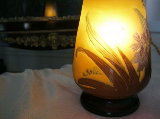 エミールガレ  ツルニチニチソウの花のテーブルランプ