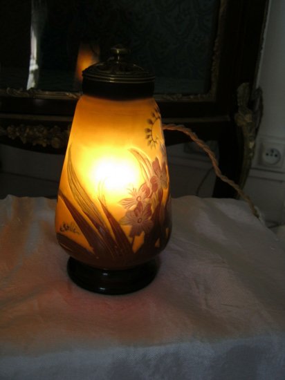 エミールガレ  ツルニチニチソウの花のテーブルランプ