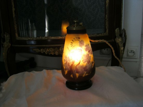 エミールガレ  ツルニチニチソウの花のテーブルランプ