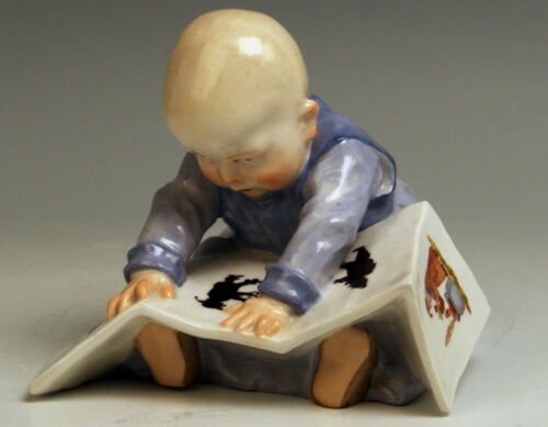 マイセン　ヘンチェル作　絵本を見つめる幼児　1級品