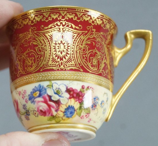 ロイヤルウースター　デミタスカップ&ソーサー　レッド・ゴールド　花柄
