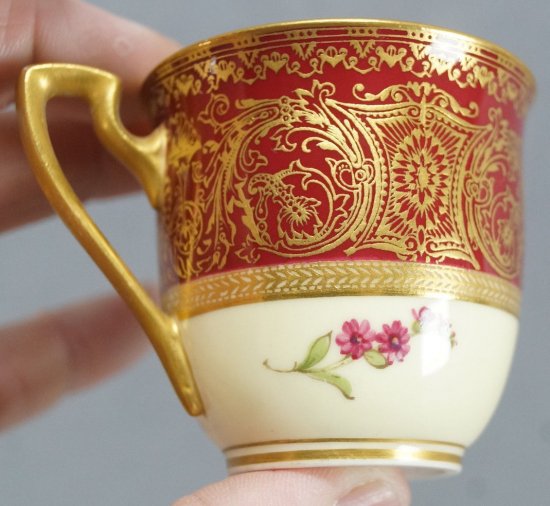 ロイヤルウースター　デミタスカップ&ソーサー　レッド・ゴールド　花柄