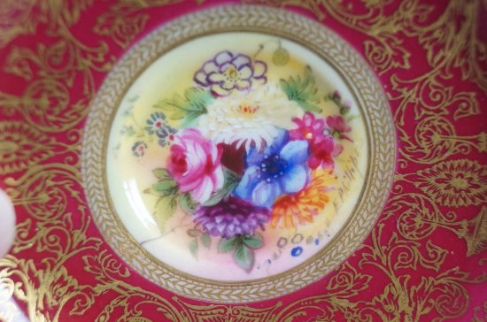 ロイヤルウースター　デミタスカップ&ソーサー　レッド・ゴールド　花柄