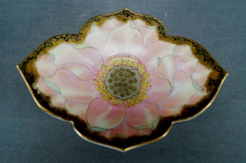 明治時代　春日井　手描き　蓮の花　カップ＆ソーサーセット