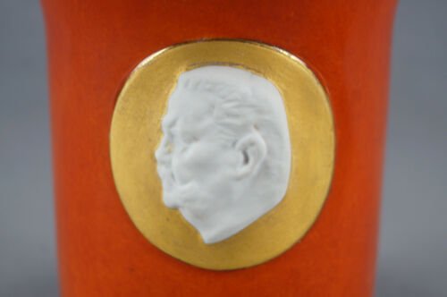 KPMベルリン　朱色　脚付き　ポール・フォン・ヒンデンブルク　カメオ　オーバーサイズカップ＆ソーサセット