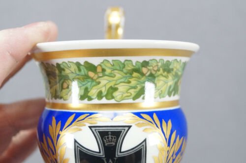 KPMベルリン　第一次世界大戦期　鉄十字勲章　コバルトブルー＆ゴールド　カップ＆ソーサーセット