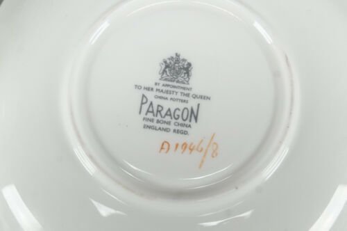 パラゴン　青磁色　アールデコ　蝶ハンドル　ボーンチャイナ　ティーカップ＆ソーサーセット