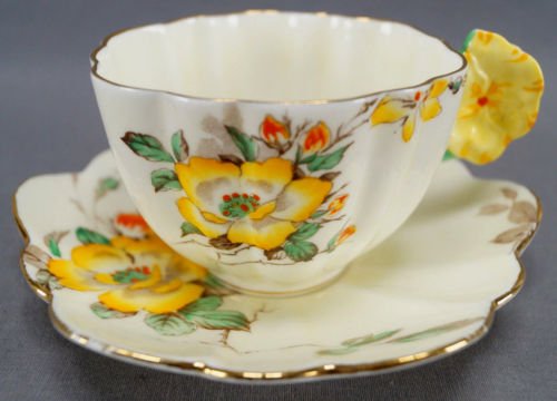 パラゴン　9742　ポピー　ボーンチャイナ　ティーカップ＆ソーサーセット