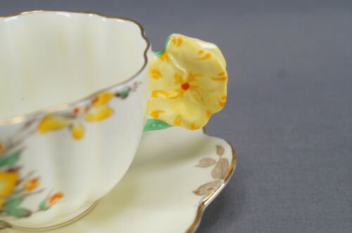 パラゴン　9742　ポピー　ボーンチャイナ　ティーカップ＆ソーサーセット