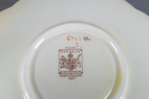 パラゴン　9742　ポピー　ボーンチャイナ　ティーカップ＆ソーサーセット