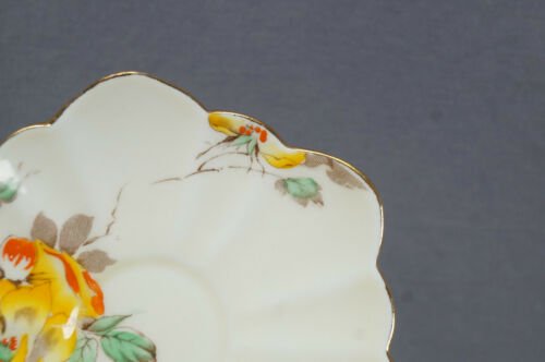 パラゴン　9742　ポピー　ボーンチャイナ　ティーカップ＆ソーサーセット