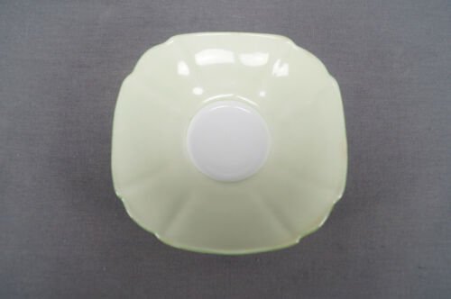 パラゴン　ペールグリーン　クロッカス　ボーンチャイナ　ティーカップ＆ソーサーセット