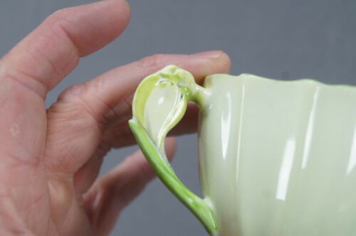 パラゴン　ペールグリーン　クロッカス　ボーンチャイナ　ティーカップ＆ソーサーセット