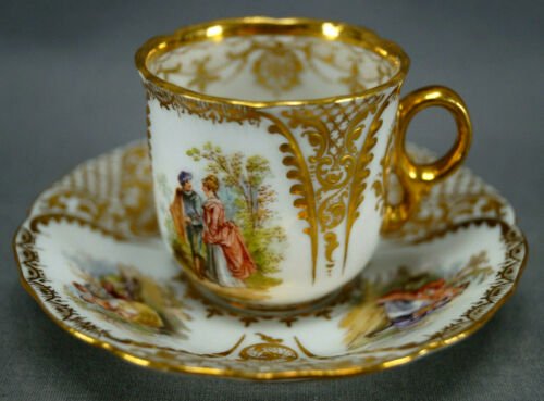 ドレスデン　手描き　恋人　立体金彩　デミタスカップ＆ソーサーセット