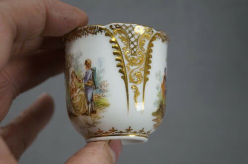 ドレスデン　手描き　恋人　立体金彩　デミタスカップ＆ソーサーセット